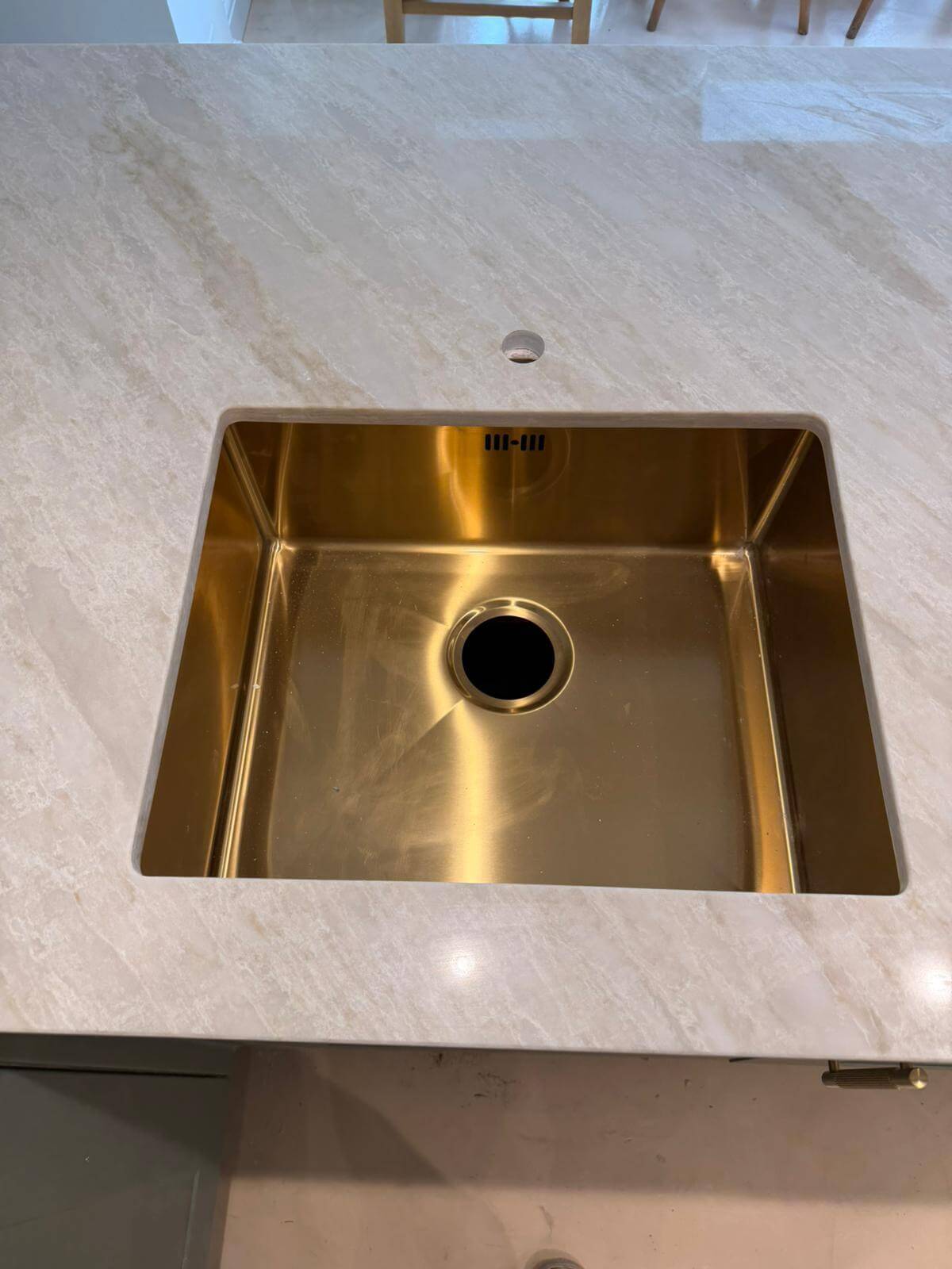 Dynastic Taj Brown Quartz Worktop by Artemistone — image 7