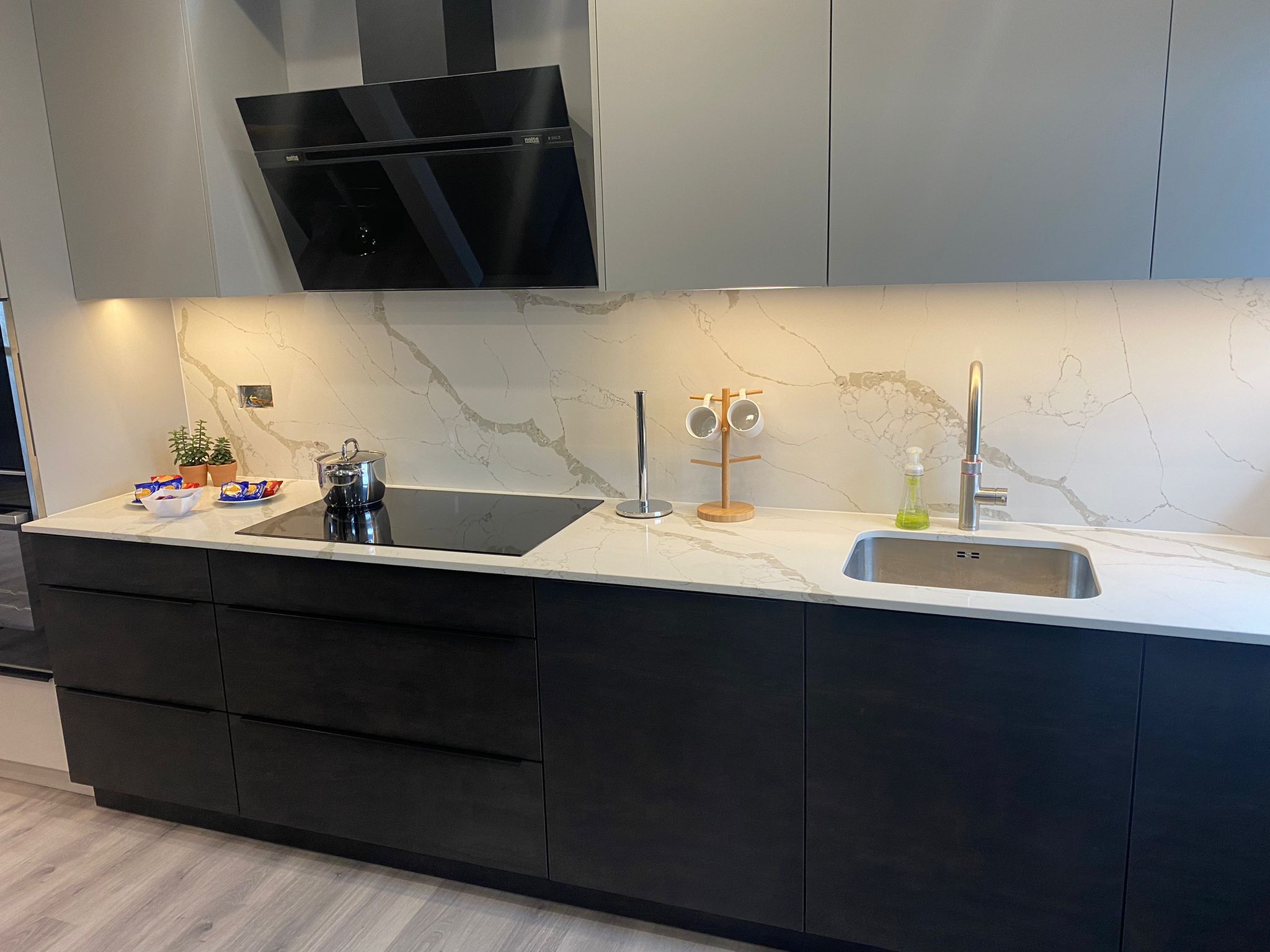 Rome Cream Quartz Worktop by Artemistone — image 4