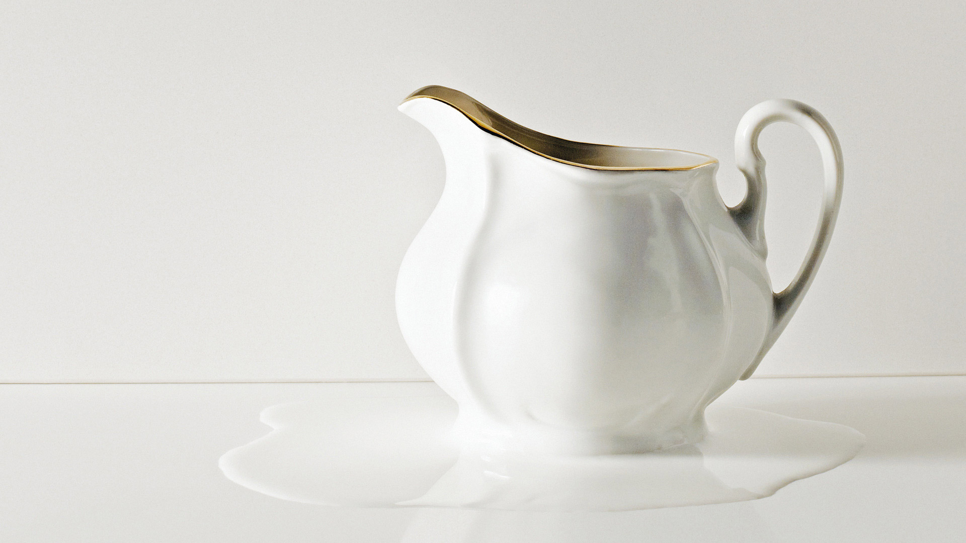 Pure White Caesarstone White Quartz Worktop by Caesarstone — image 4