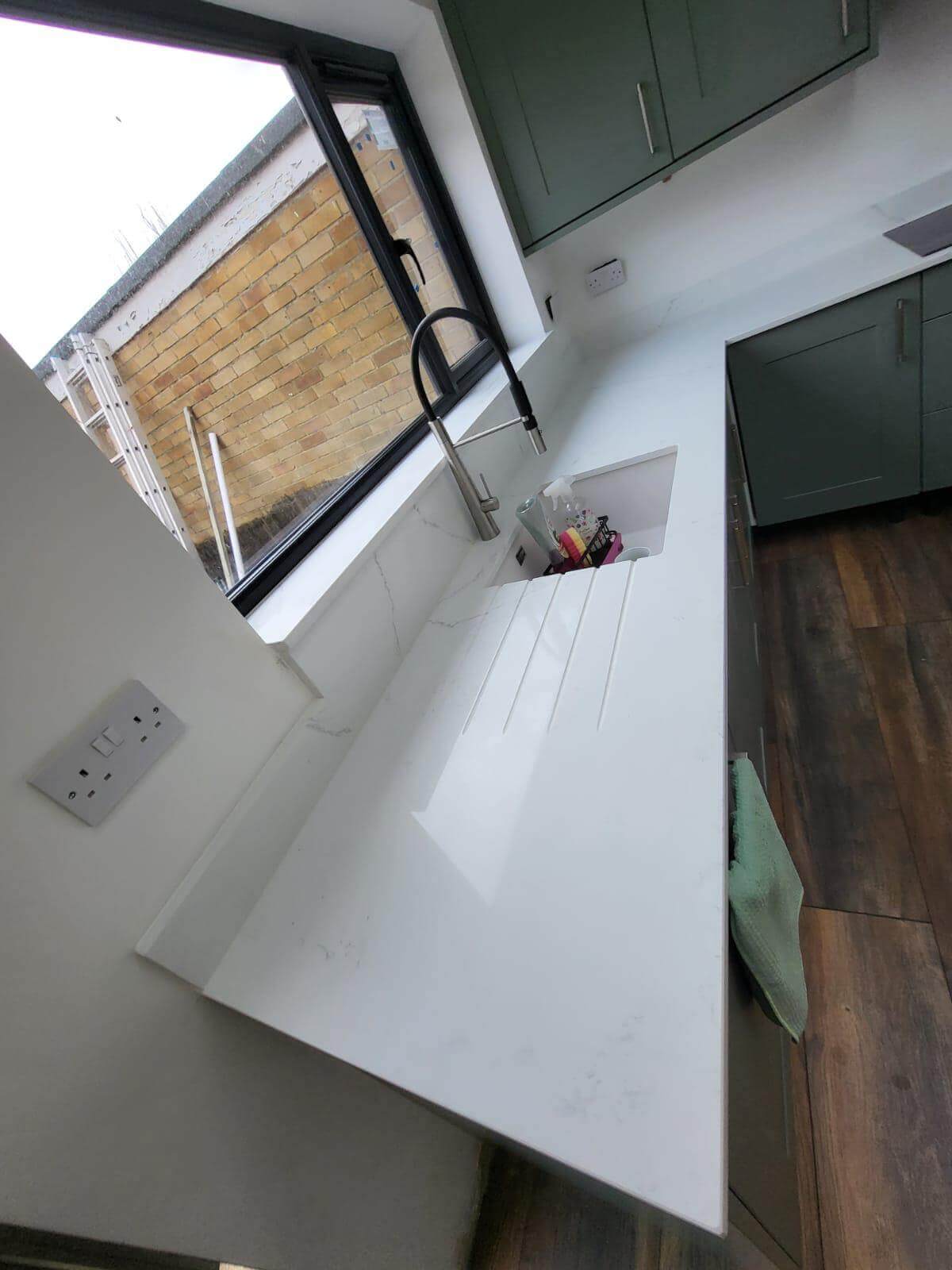 Avalanche White Quartz Worktop by Fugenstone — image 7