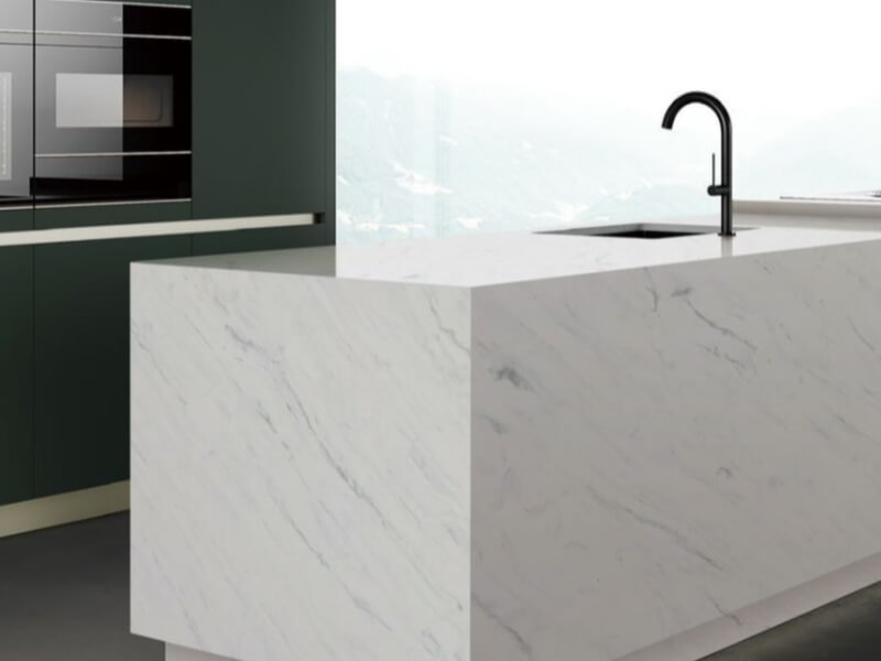 Volakas Grey, White Quartz Worktop by Fugenstone — image 2