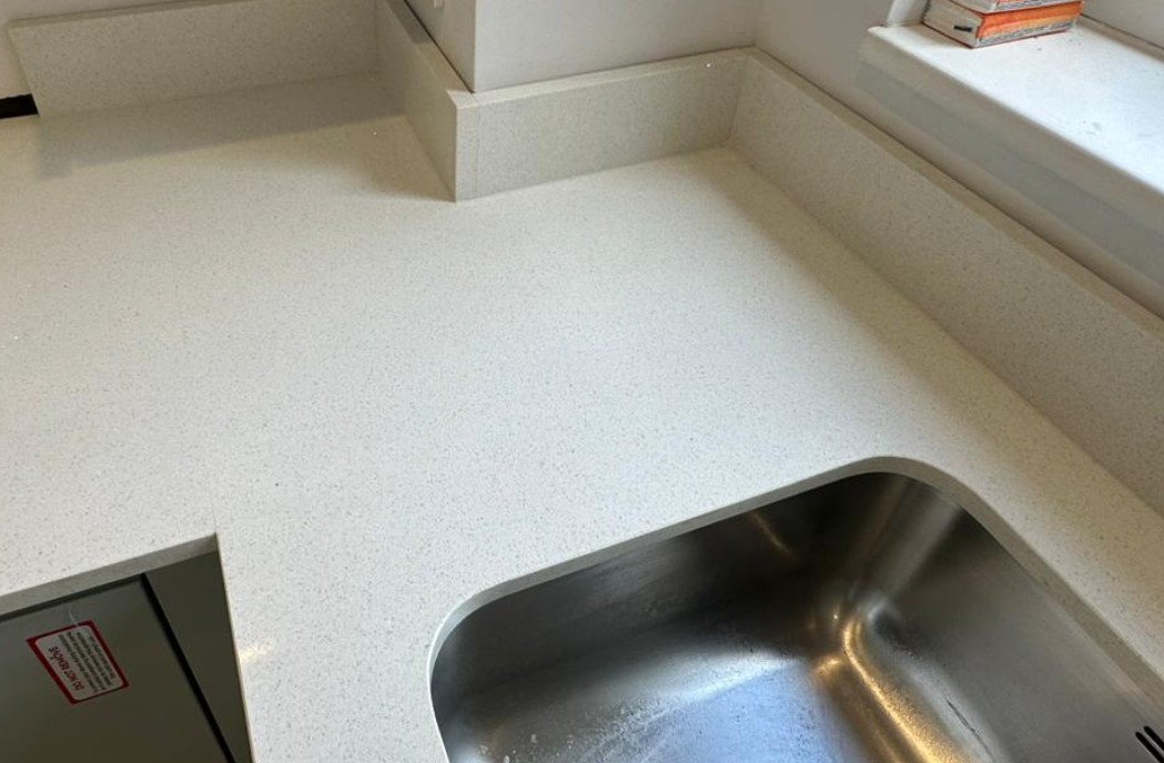 White Shimmer White Quartz Worktop by Fugenstone — image 4