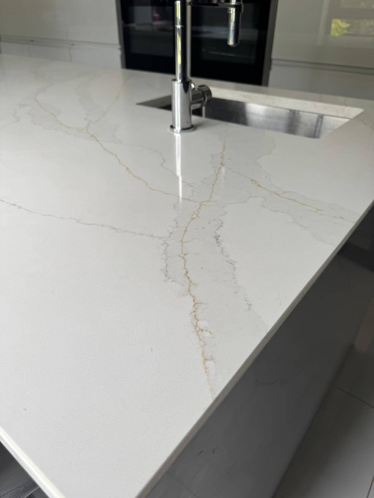 Calacatta Gold White Quartz Worktop by Modern Quartz Stone — image 4
