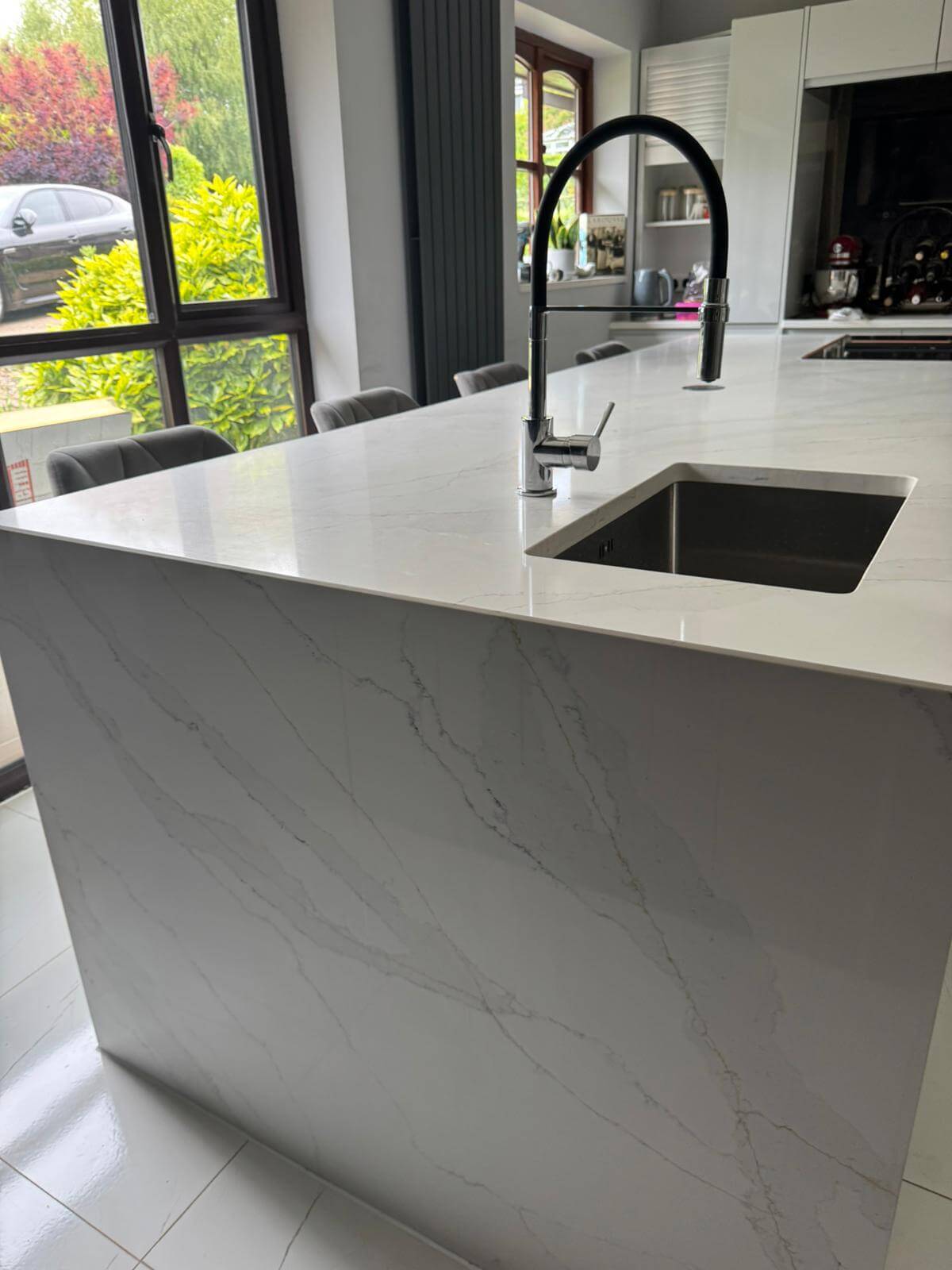 Calacatta Gold White Quartz Worktop by Modern Quartz Stone — image 8