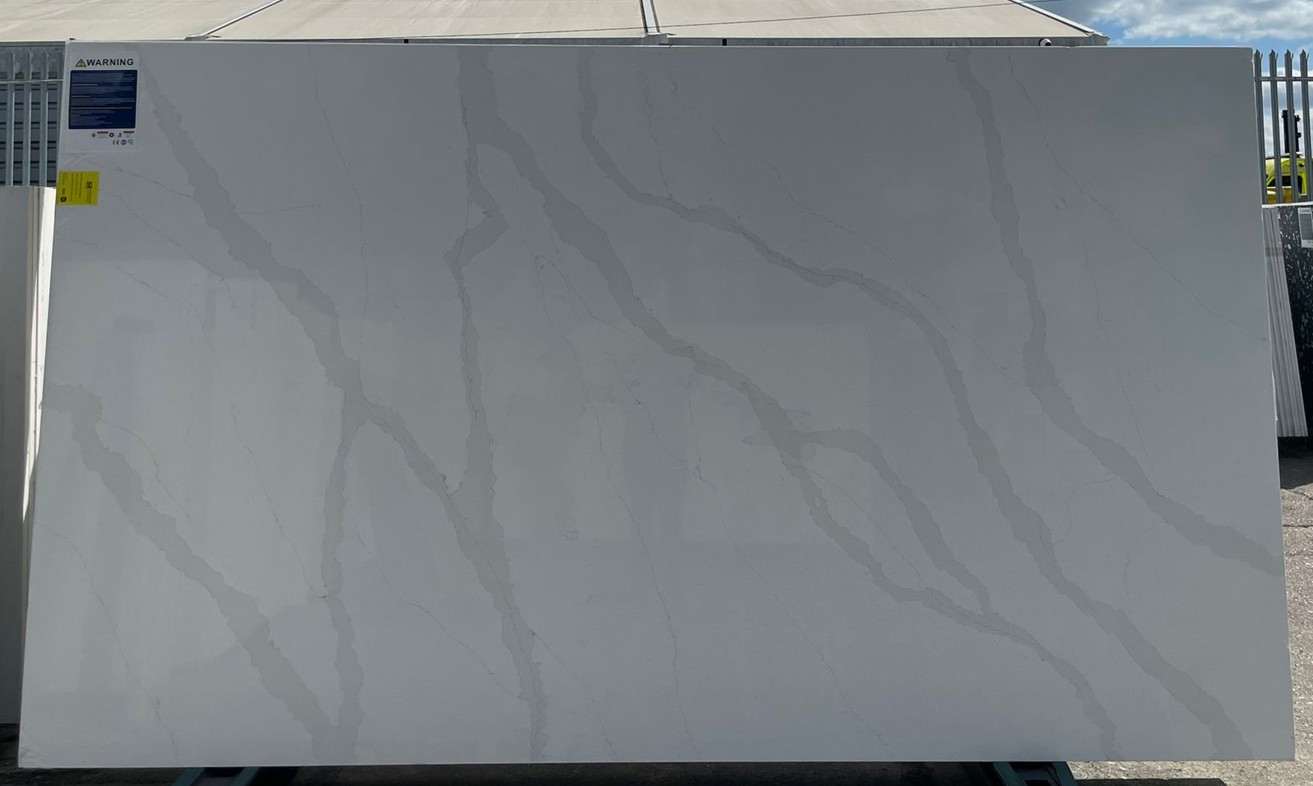 Calacatta Platinum Super Jumbo White Quartz Worktop by Modern Quartz Stone — image 3