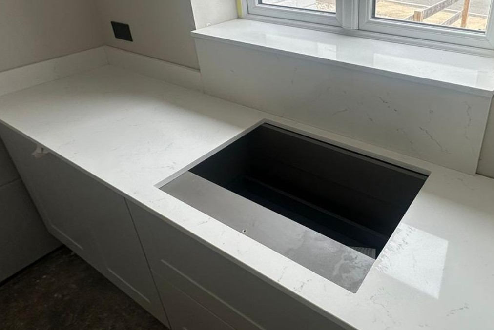 Carrara Light White Quartz Worktop by Modern Quartz Stone — image 4