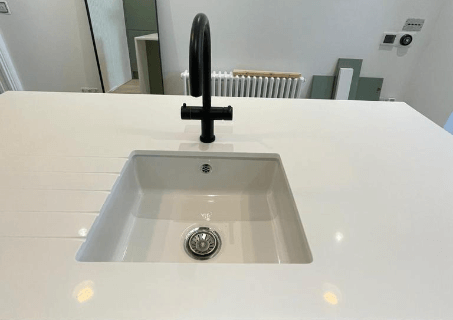 Super White White Quartz Worktop by Modern Quartz Stone — image 5